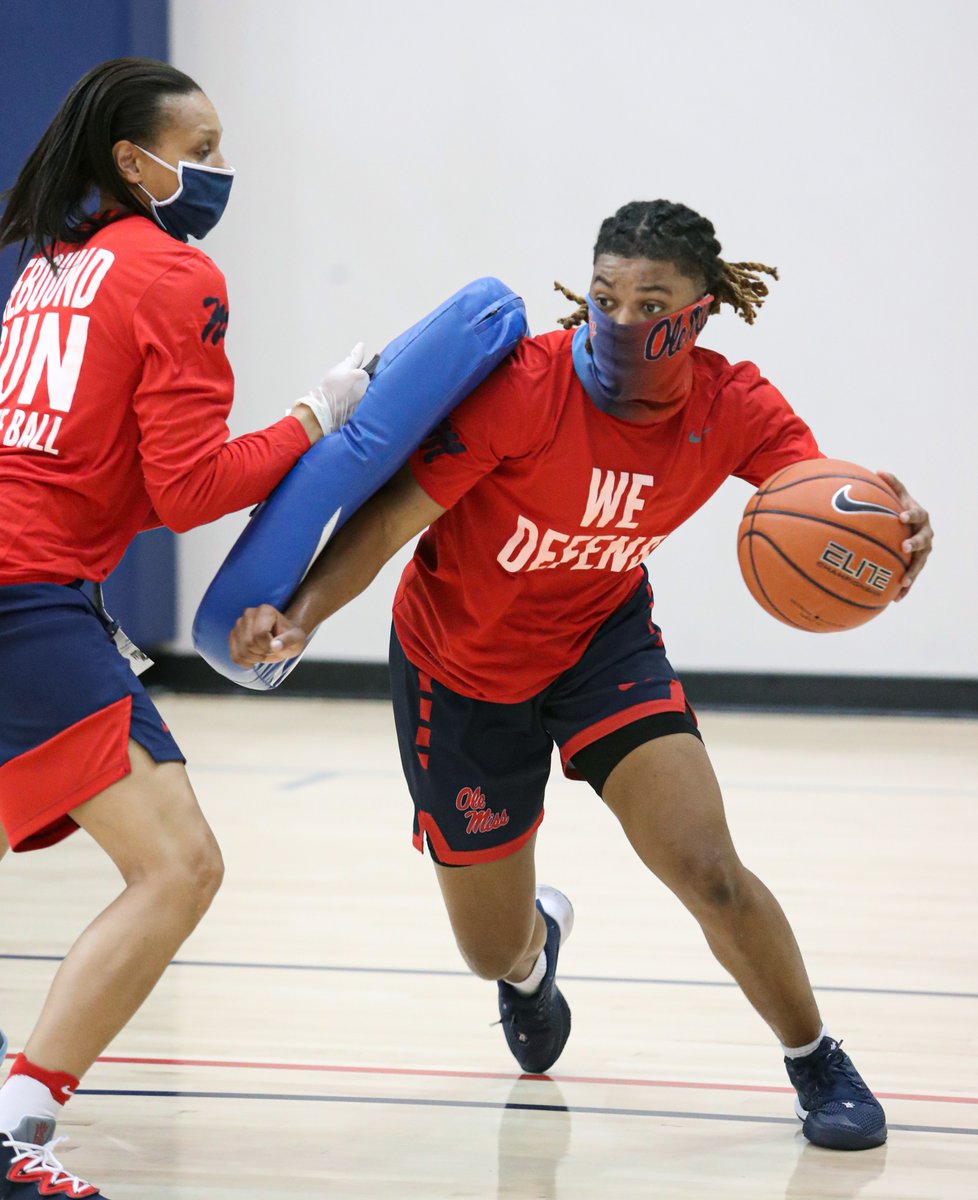 OleMissWBB's tweet image. #MaskUpMS🔴🔵

#HottyToddy | #NoCeilings
