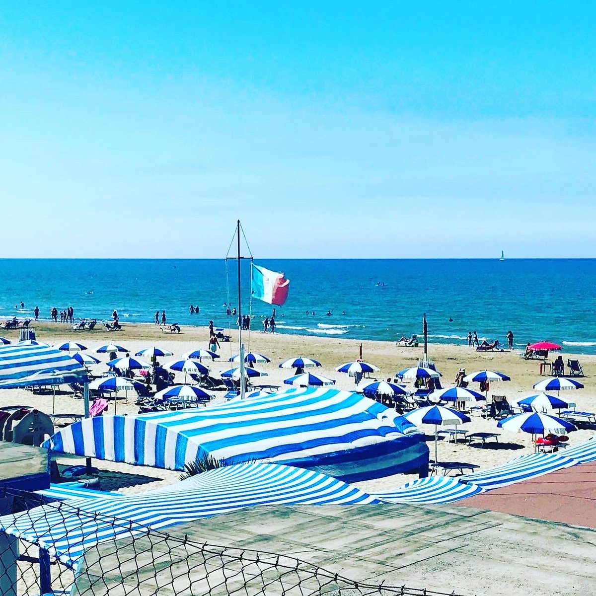 1nottediestate's tweet image. Summer moments at Bagni Bravi Beach❤️#bagnibravi #lavinio #Estate2020 #laviniobeach