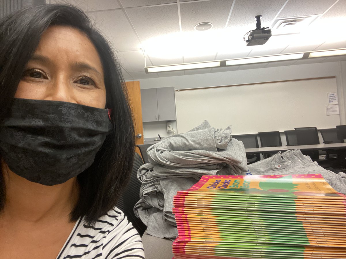 💛💙 WELCOME to Gahanna's Class of 2033!  💛💙  
The Gahanna-Jefferson Education Foundation hopes these shirts &amp; books help start the school year right.  
Send us pics of your favorite 2033 grad in their new shirt!
#ClassOf2033  #theGJPSway #GalaDollarsAtWork #GJEF #GahannaGala