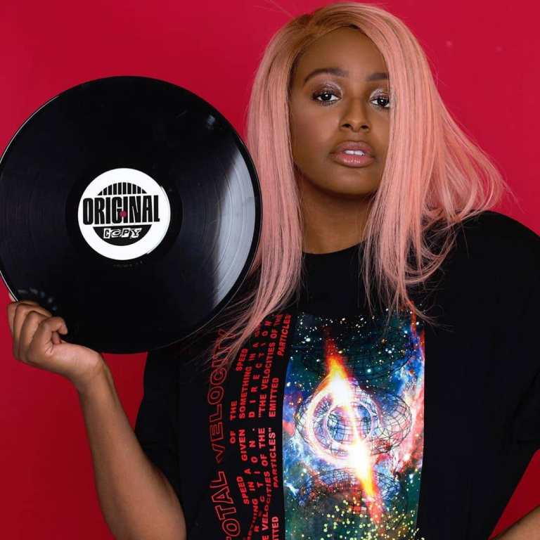 rugipoolodo's tweet photo. [ALBUM] DJ Cuppy – Original Copy (FULL EP)

https://t.co/1aCtTgljCm

@cuppymusic hope ya seeing this? This album issa banger🔥🔥
#kiddrica #BBNaijaLockdown #IfIWereBiggie #BBErica #OZOnaContent https://t.co/Xl7yFyojpZ