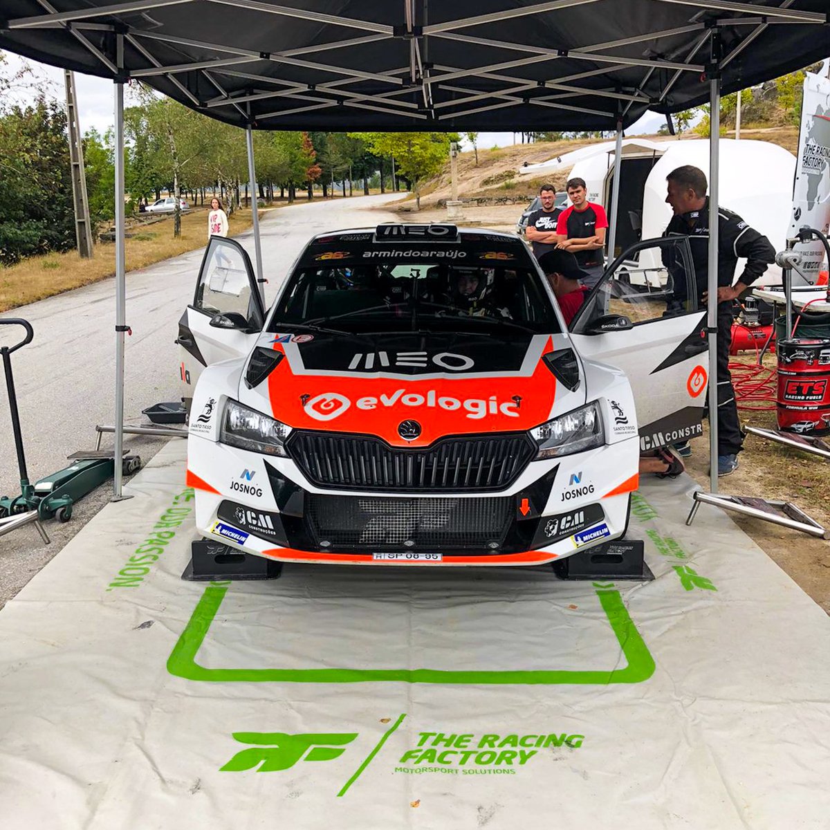 racingfactorypt's tweet photo. Test Day ✅ Looking forward for Rali do Alto Tâmega 🏁 @Armindo_Araujo / @LuisRamalho500 💨 @MotorsportSkoda 🔥 #thursdaytest #staytuned #theracingfactory #motorsportsolutions #yourraceourpassion https://t.co/EkSq1Zynxu