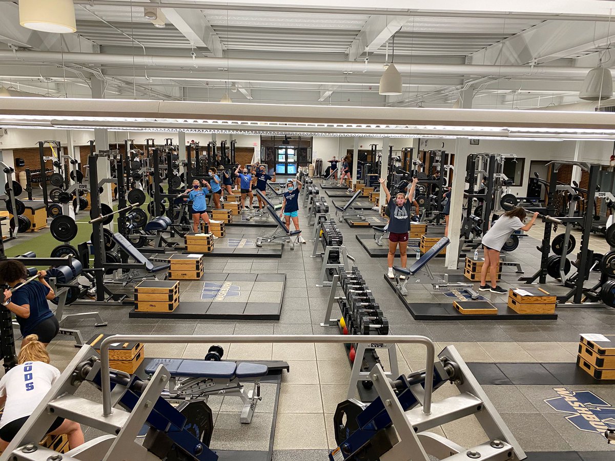 IchabodVB's tweet photo. Zoom in for a surprise 😜👍🏻🏋🏼‍♂️#gobods #workhardandhavefun #weightroom https://t.co/pTqB4pNbKK