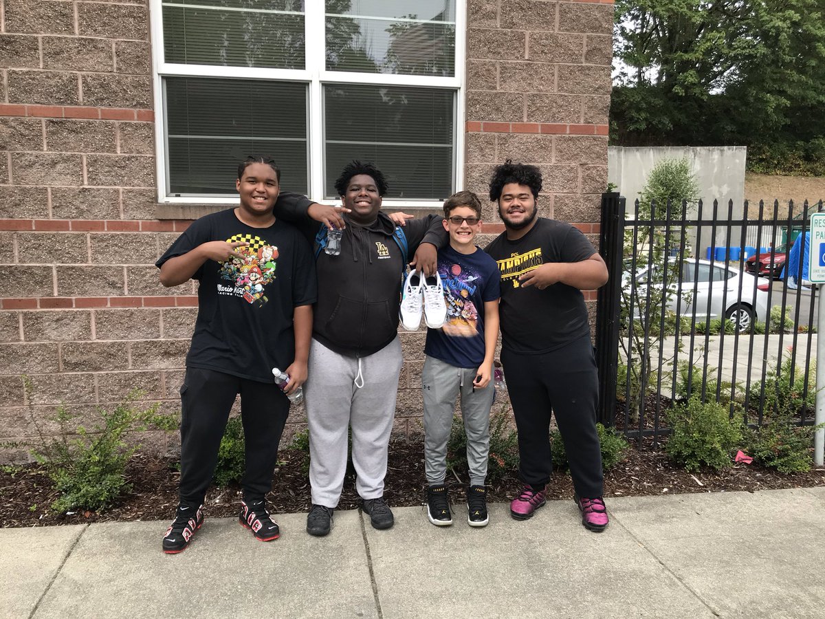 Lincoln Football Boosters 🎩 tweet media