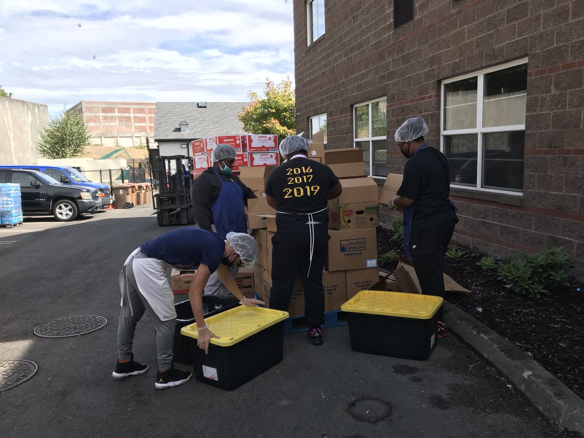 Lincoln Football Boosters 🎩 tweet media