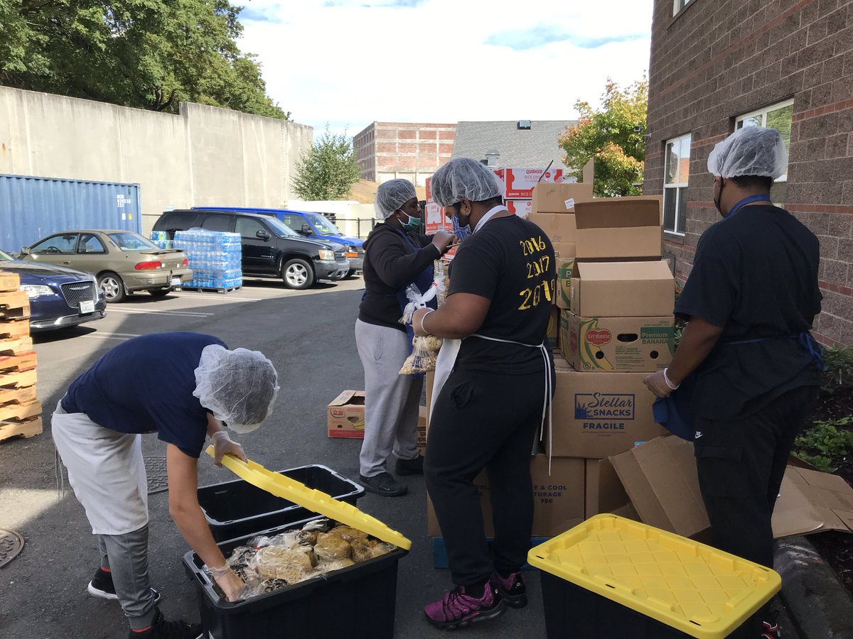 Lincoln Football Boosters 🎩 tweet media