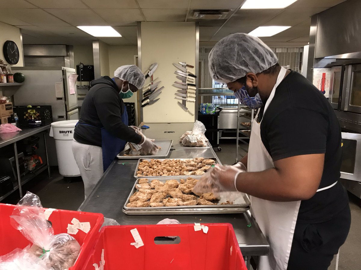 Lincoln Football Boosters 🎩 tweet media