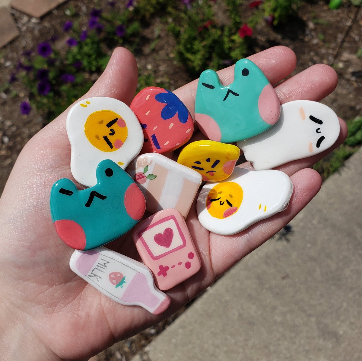 sugarbeeart's tweet photo. @niisanberg Thank you for this! My name is Rowan and I've been playing around with clay pins lately but I normally make stickers 🥰 https://t.co/6Wuzx36jtd