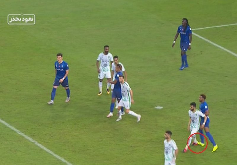 i_ReKo's tweet photo. ادري بتشوف الصور وتقول التحكيم تدخل وانتهت بفوز الهلال ٣/٠ بس والله العظيم فاز الاهلي في هالمباراة 😔 https://t.co/c0muPEGWp0