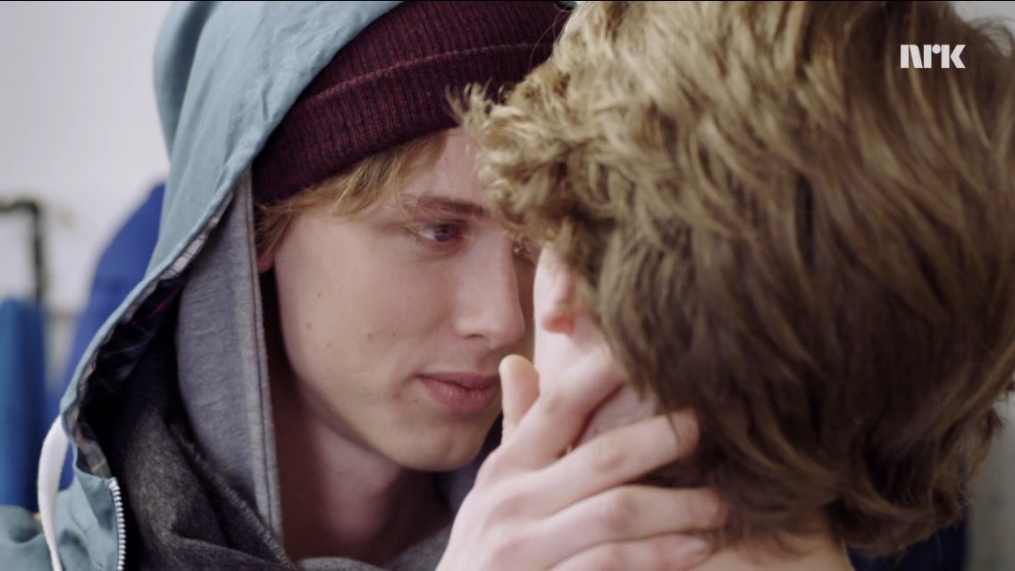 Скам исаак и эван. Skam исаак и эван. Скам норвегия 4 сезон исак и эван. Исаак и эван. Исаак и эвен из скама.