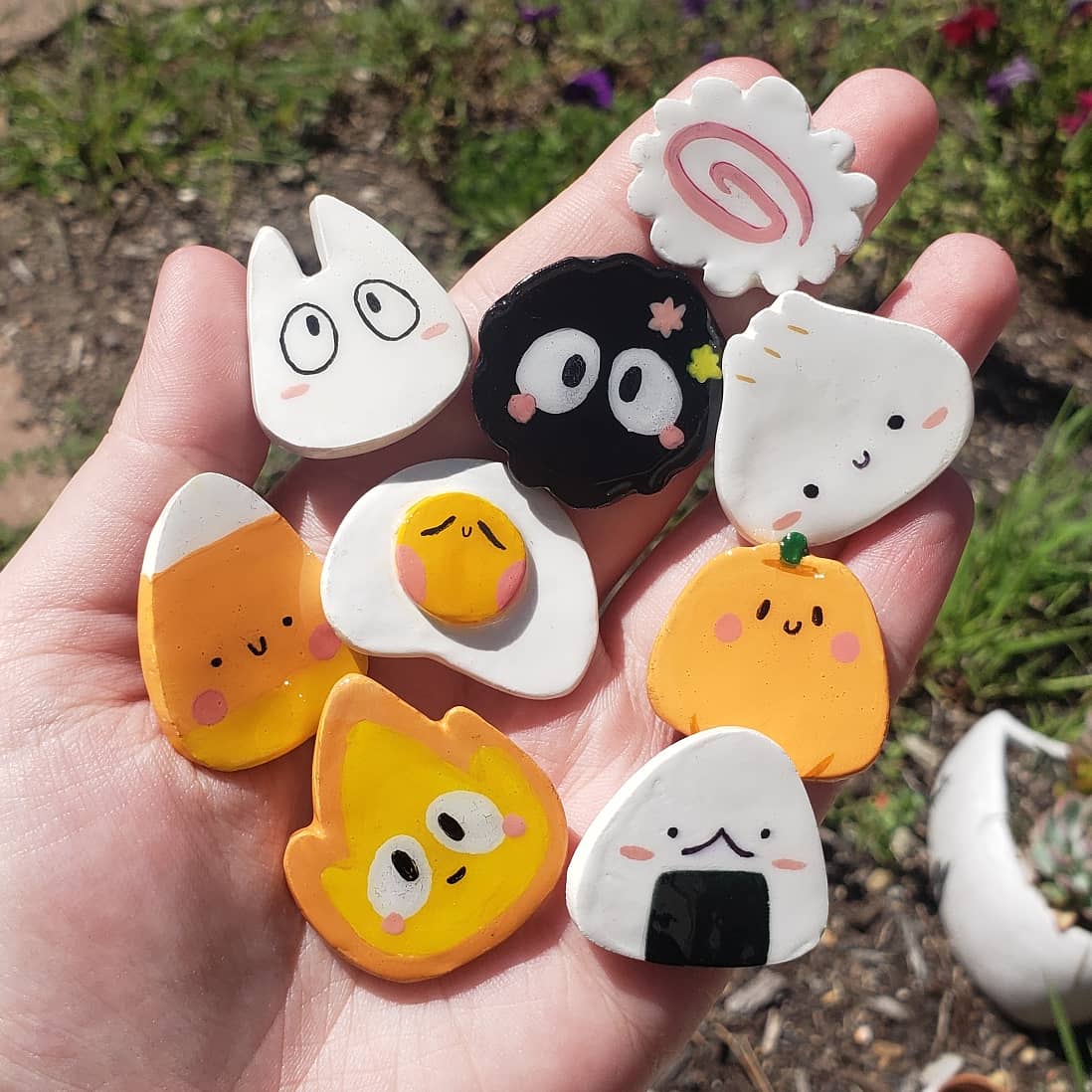 sugarbeeart's tweet photo. Another round of clay pins done and I love them 🥺💕 
#claypins #art #handmade https://t.co/mIDphYOSTE