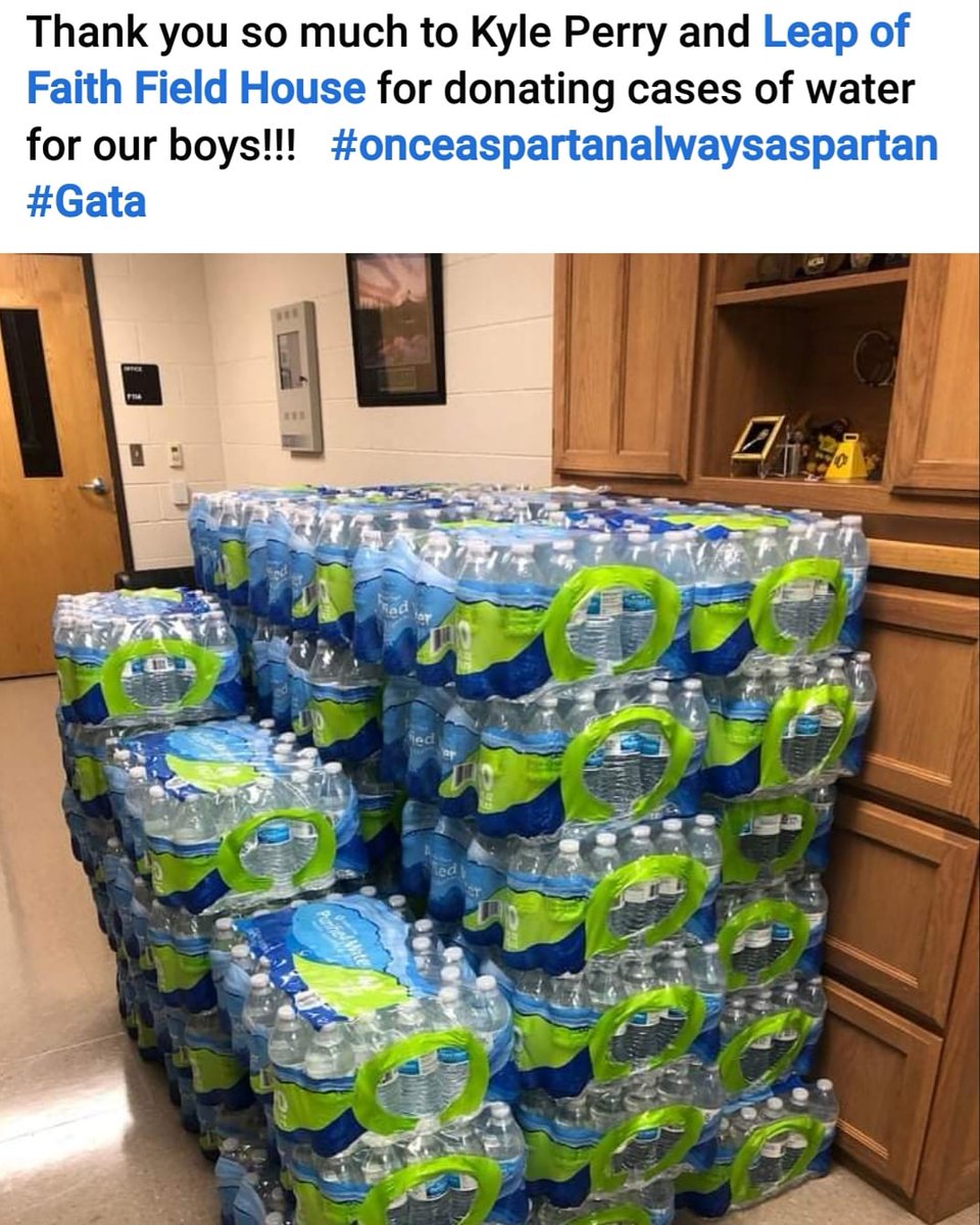 chsspartantough's tweet image. Thank you so very much to @Coach__Perry  and @LOFFieldHouse for the water donations !!