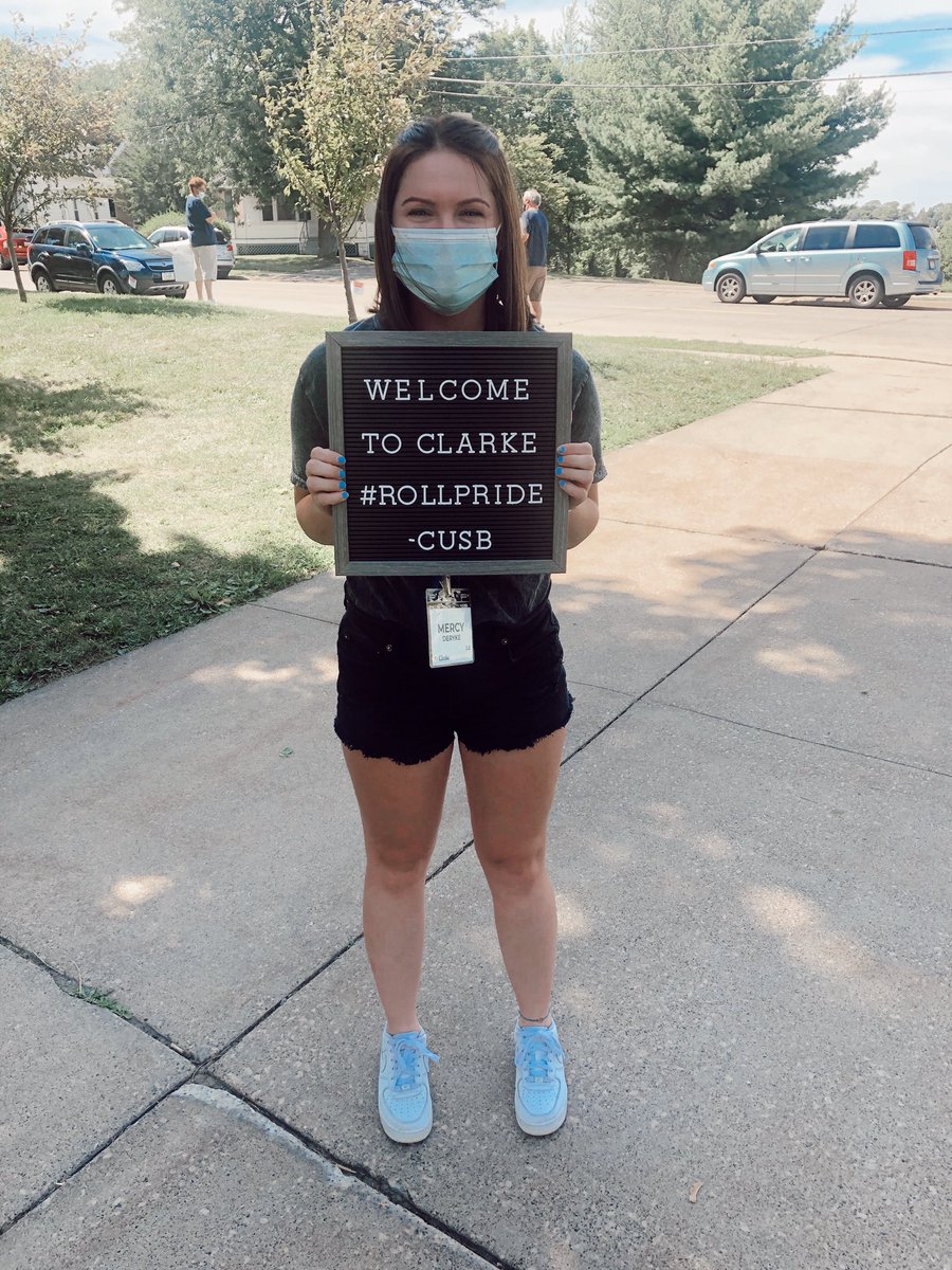 clarke_softball's tweet photo. They are here and they are trickling in!
We are so excited to have you on campus.
Mask up Clarkies, these athletes have some learning to do and are ready to be back on the field 🤩
#ClarkeMoveIn | #RollPride https://t.co/C7Ss6Urqjf