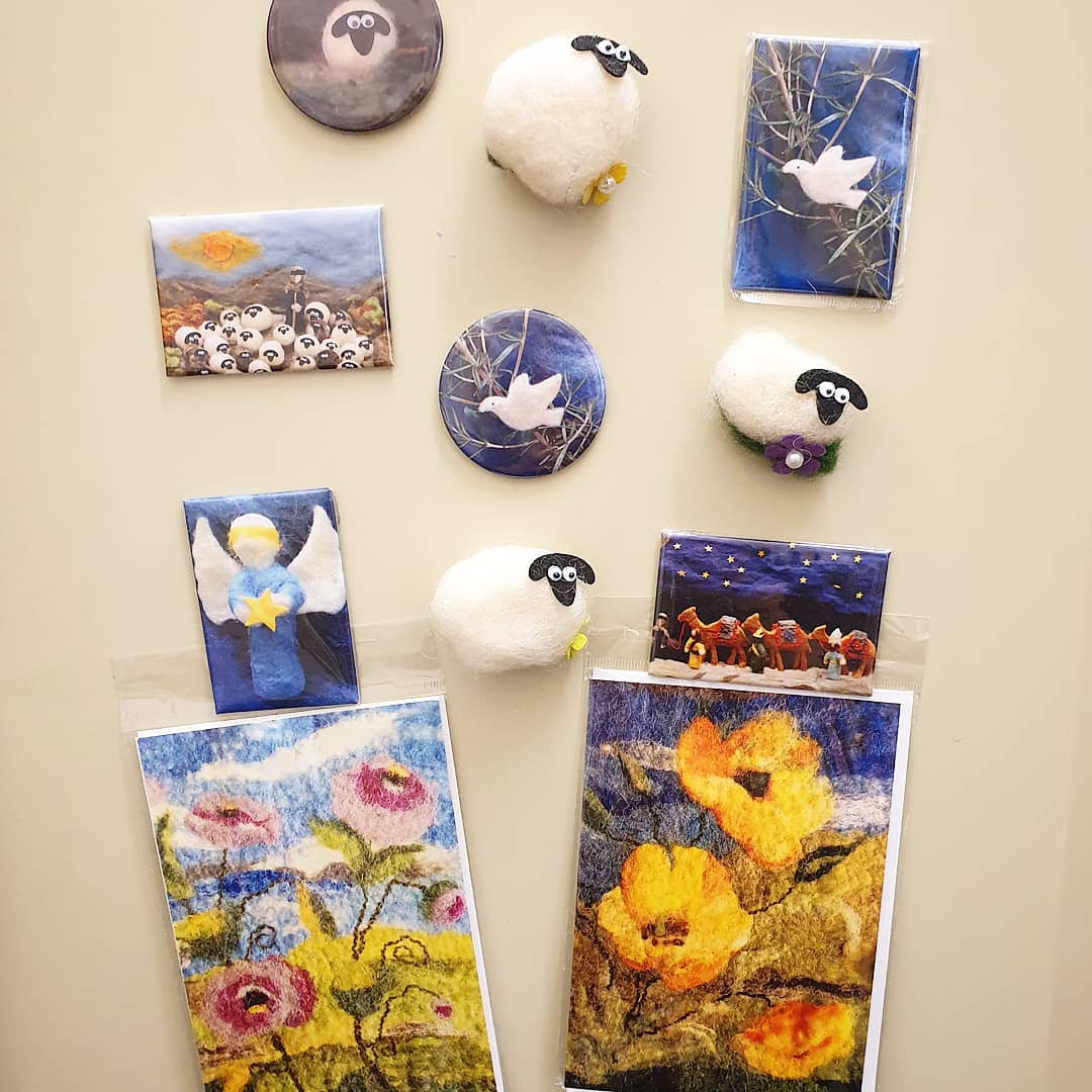 hadeel_uk's tweet image. These felt scene cards &amp;amp; magnets are a great way to let someone know that you're thinking of them 😊 Ma'an lil-Hayat is a wool felting group in Palestine working with people with and without intellectual disabilities. 👏🏼 #HadeelShop #socialenterprise #Palestiniancrafts #fairtrade