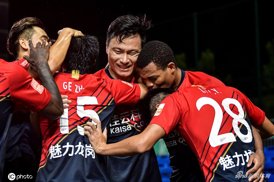 CSLfutbol's tweet photo. 🇨🇳 #SuperLigaChina J06 (#Dalian)
⚽️ #ShenzhenFC x #DalianProFC 3-2 (Gao Lin 12', @haroldpreciado 21', John Mary (PG) 74' / @salorondon23 49', Marek Hamsik 55') https://t.co/CrtrxdyPNY