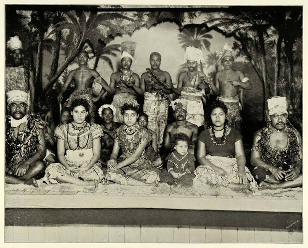 Vibe human zoo sangat terasa dalam World’s Columbian Exposition ini. Apalagi karena acaranya memang merupakan selebrasi “dibawanya kebudayaan/civilization ke Dunia Baru” oleh Christopher Columbus. Dalam kata lain, pameran ini adalah selebrasi dari kolonialisme.