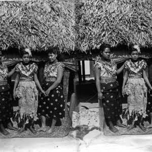 Vibe human zoo sangat terasa dalam World’s Columbian Exposition ini. Apalagi karena acaranya memang merupakan selebrasi “dibawanya kebudayaan/civilization ke Dunia Baru” oleh Christopher Columbus. Dalam kata lain, pameran ini adalah selebrasi dari kolonialisme.