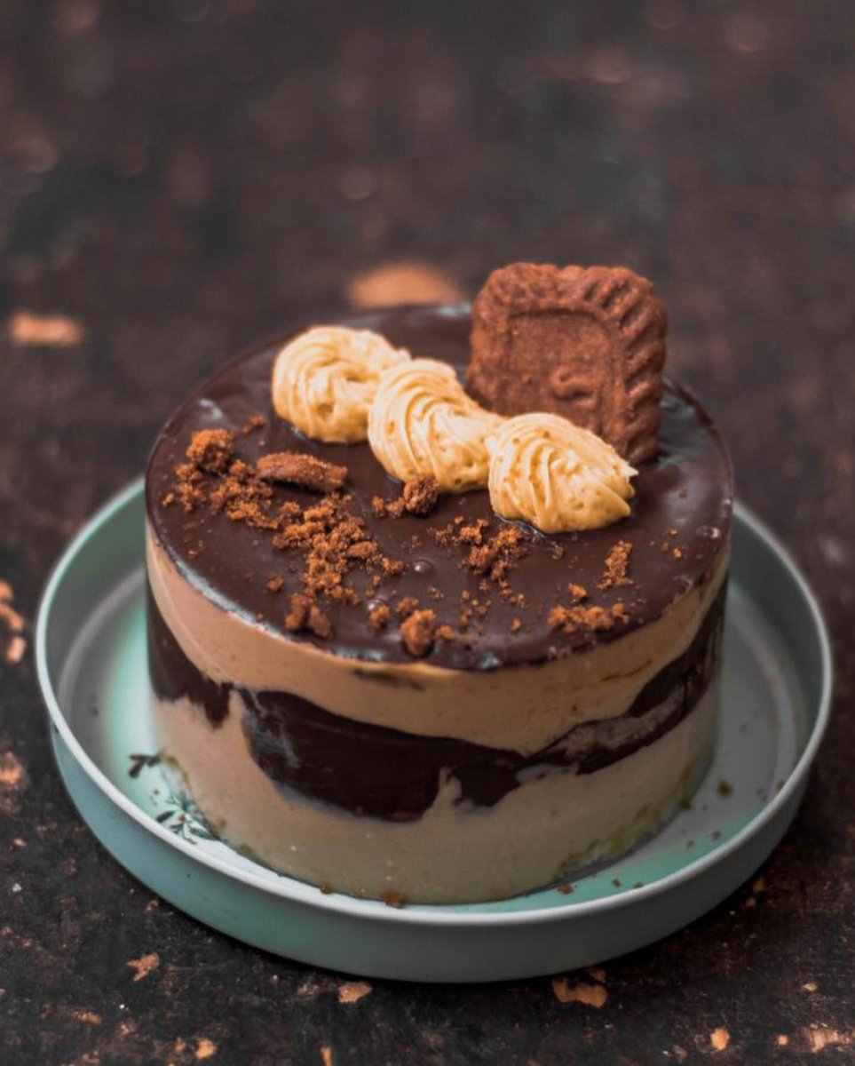 NOLACupcakes's tweet photo. THE BEST between TWO WORLDS ! NOLA Nutella Lotus Mini Cake 😋😋😍
#NOLACupcakes #NOLAcakes #minicake #cake #summervibes #summertime #summer #nutella #lotus
nolacupcakes ❤️ ( #📷 @sllamaa ) https://t.co/UqJPBmZXLq