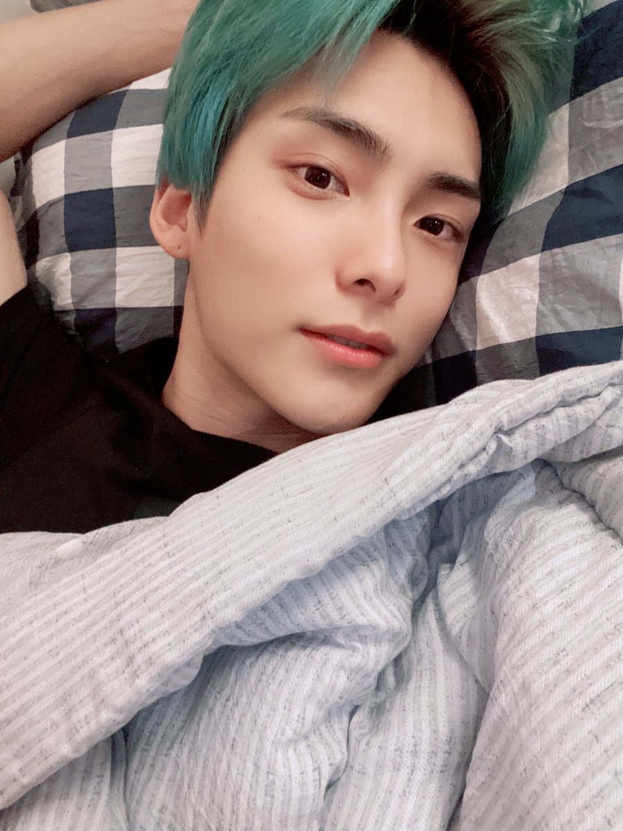 official_ACE7's tweet photo. 늦은 시간까지 기다���줘서 고마워요 우리 팬들 CHOICE 💕 너무 사랑하고 많이 아낀다 짧지만 행복한 시간만 많이 만들어 줄 수 있기를 바라면서 저는 이제 잡니다요 👏🏻 
얼른 보자 ~ 
사랑해     히 https://t.co/G3Ysz6tKmz