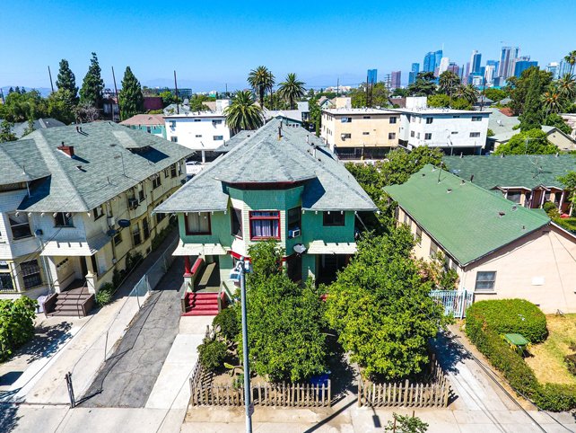 CaliLauraAlice's tweet photo. REDUCED PRICE: Classic Apartment in USC Patrol Zone https://t.co/JuPGPuSscu https://t.co/vH9vVdPi81