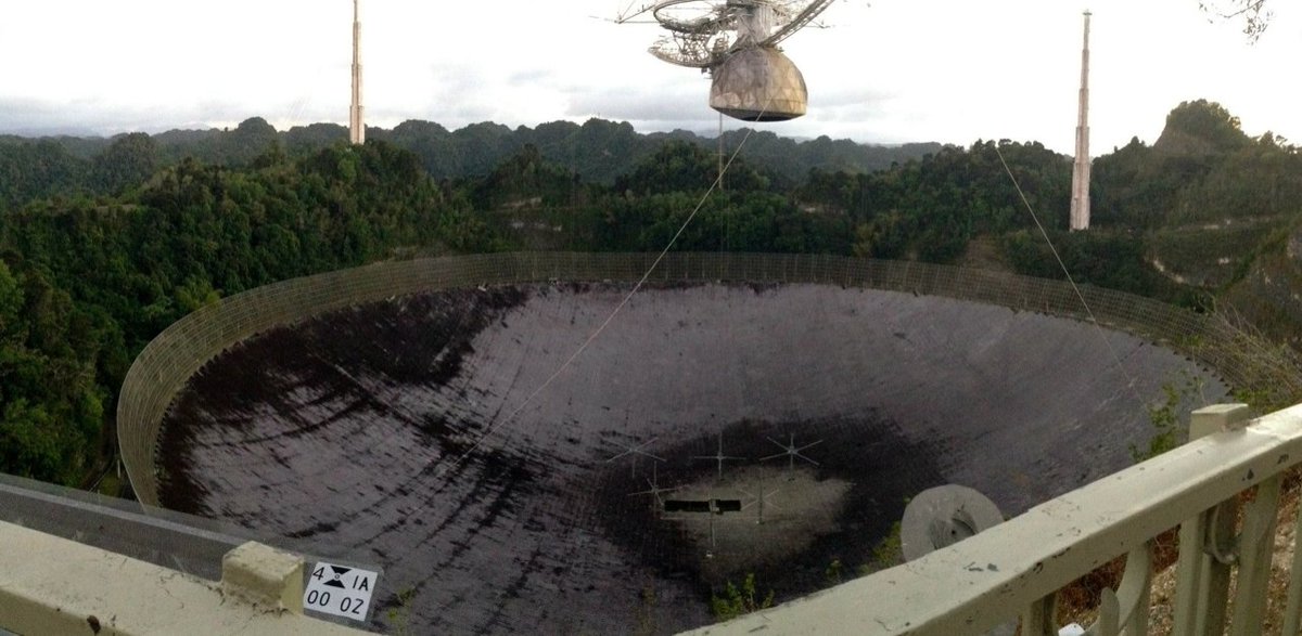 In light of recent events at my favorite observatory, a thread on one of my favorite  #AODiscoveries: pulsar swooshes!  #AreciboLove