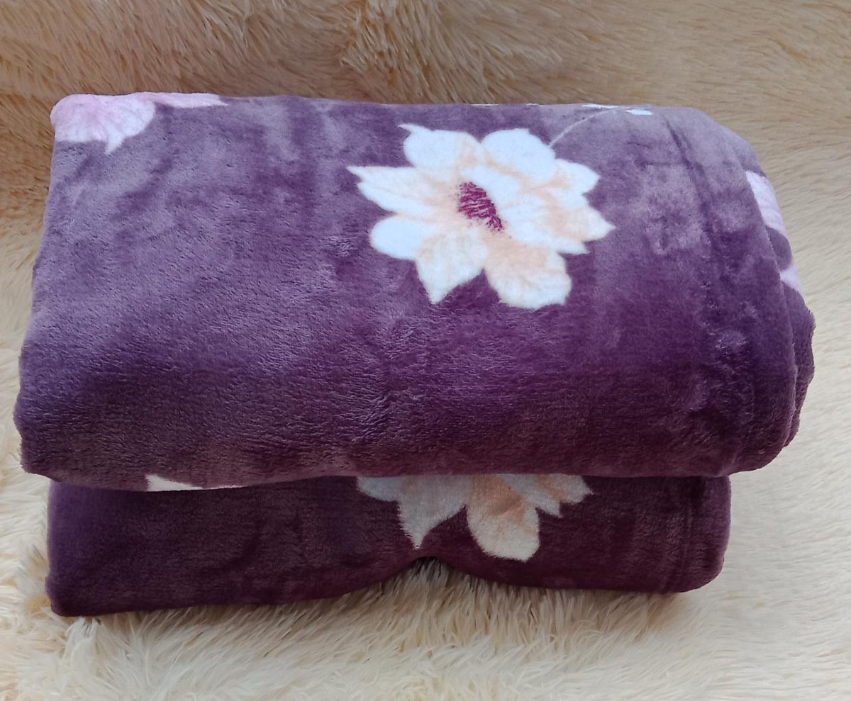 PillowsAndDuvet's tweet photo. Get beautiful cotton duvet at an affordable price. The duvet comes with 2 pillow cases and 1 bed sheet. Contact me on 0794473661 to order and have it delivered #CNNnaKilimo #ThursdayMotivation #kirinyaga1millionEggs #KibichoUsingEACC #FreeHavertz https://t.co/sTlQcEW2Ar