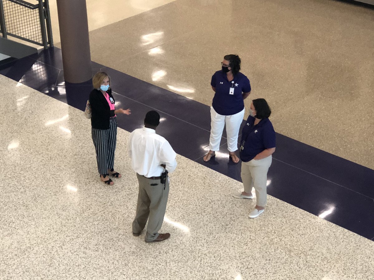 StacyDonalson's tweet photo. Our @ChisholmTrailHS leaders helping with all the things to get up & running virtually this morning on the 1st Day @ The Trail @EMSISD #EMSproud #EMSfirstday2020 #RangersRide https://t.co/Z4ktd1U59m