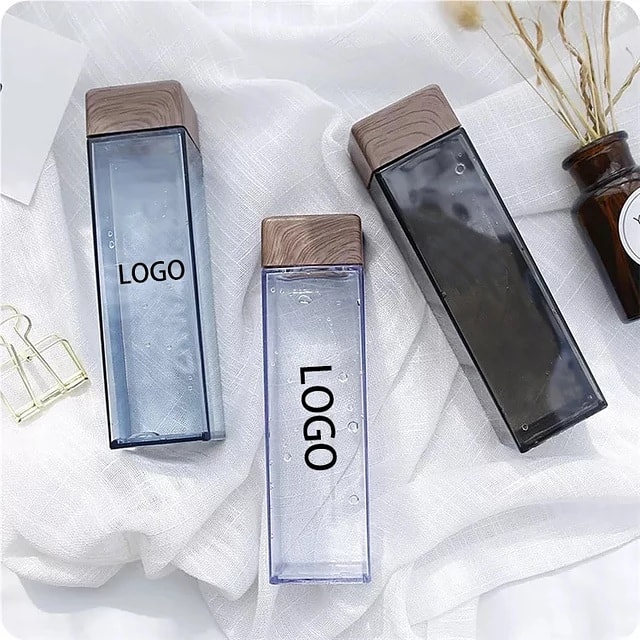 Bespoke_Skin's tweet photo. Need branded packaging? Get in touch, we're confident we can help. Whether you need branded or unbranded, we have a solution to meet your needs.
#bespokepackaging #privatelabel #privatelabelpackaging #skincarepackaging #skincare #brandedpackaging #bespokeskincare https://t.co/kc6vo6Mf8K