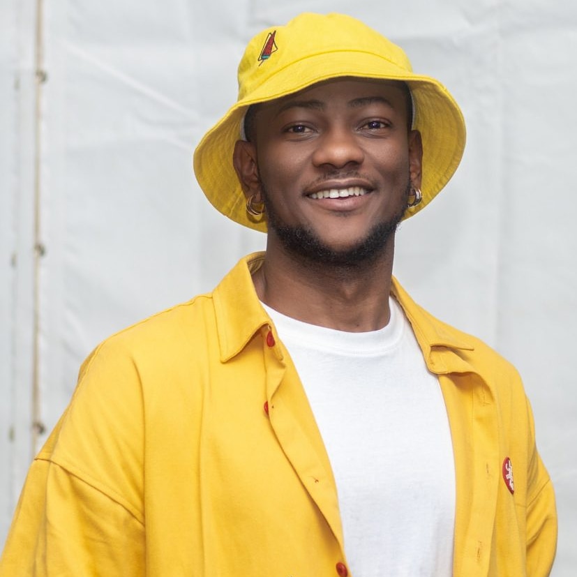 ToofanOfficiel's tweet photo. Si la vie ne te sourie pas en ce moment..continues de sourire à la vie c'est DIEU QUI EST FORT 😉
#Barastyle #Toofan #Yellow https://t.co/fIviPuwRFN