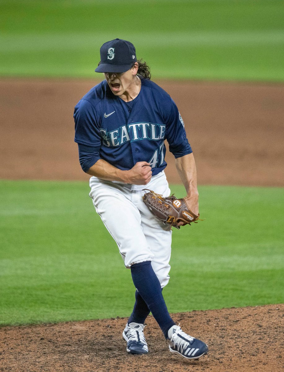 NWSMG's tweet image. The look of #mlb closer @twillyflash after punching out the side vs the @Dodgers to get his 4th save of the year for the @Mariners 🙌 @twillyflash we love seeing you fired up 🔥🔥🔥#GoMariners #nwsmgfam
