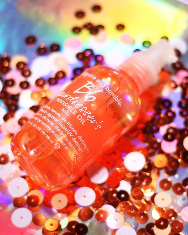 Looking for more manageable locks?🙋‍♀️ <a href="/bumbleandbumble/">Bumble and bumble.</a> have got you covered with the Hairdresser's Invisible Oil 💦 A quick and absorbing hair oil that adds instant shine to your hair✨ Shop now on HQhair.