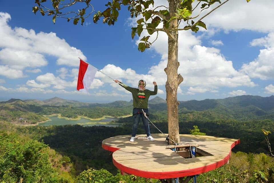 M E R D E K A #BebasBerekspresi