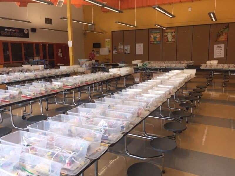rozrwelch's tweet photo. Stopped by William Wells Brown Elem. today for their back to school bash. @Target #t3313 #t0366 #t1094 #t2728 donated funds for reading and math toolkits. A total of 630 kits will go home with students today. #BestInCommunity #ServingThruCovid @tfarmer216 @I_Tob26 @brioakes23 https://t.co/WdmPyAPRcW
