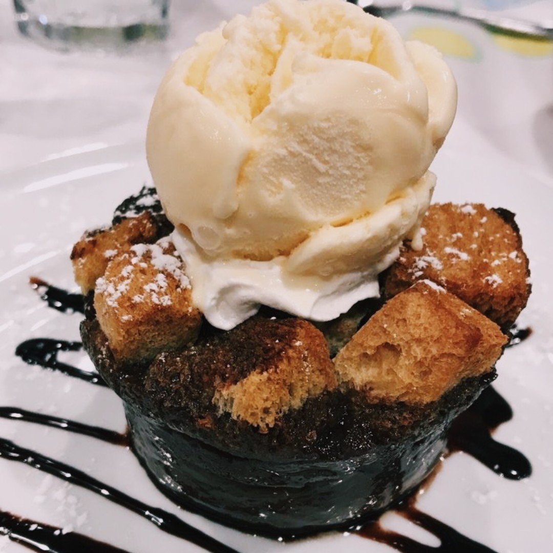 sav_riverhouse's tweet photo. No dinner is complete without our Chocolate Hazelnut Bread Pudding 😍
•
•
#dessert #chocolate #breadpudding #dinner #riverstreet #SAV #supportlocal #dessertsofinstagram https://t.co/vZ9pkQ98Fk