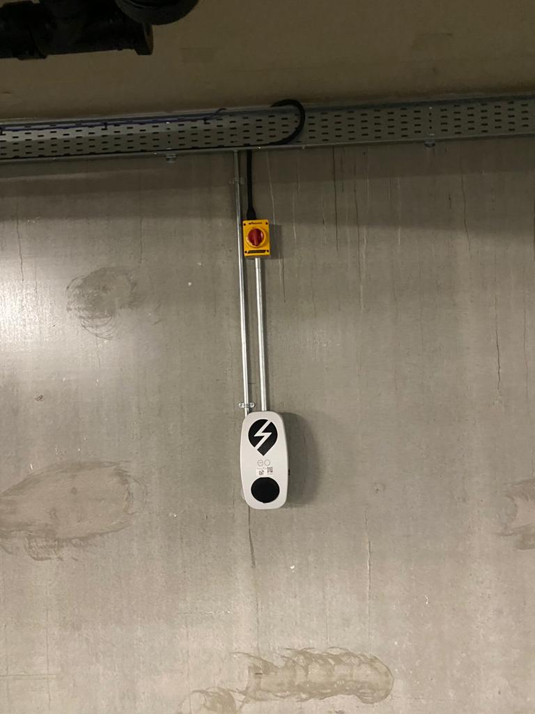 Greenlight_ps's tweet photo. New Car charging stations recently installed for key clients at Clancy Quay

#electriccar #chargingstations #sustainabilty #greenlightireland #greenlightfacilities #greenlightme https://t.co/6Fq2vZbBQD