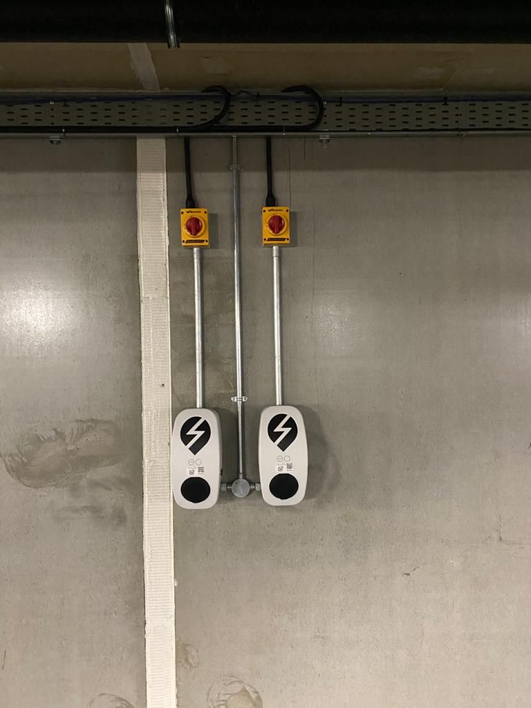 Greenlight_ps's tweet photo. New Car charging stations recently installed for key clients at Clancy Quay

#electriccar #chargingstations #sustainabilty #greenlightireland #greenlightfacilities #greenlightme https://t.co/6Fq2vZbBQD