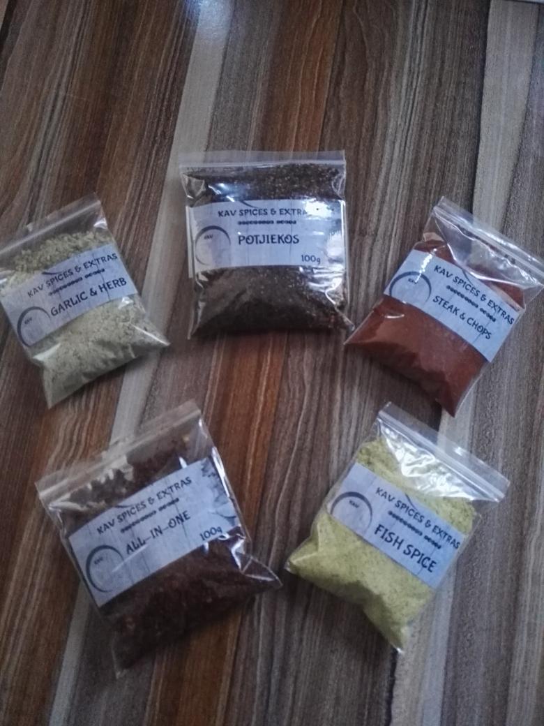 mgcinak's tweet photo. Hei Guys
I am selling Variety of Spices & Herbs for 💸R10.00 per 50g & R15.00 per 100g.
We also have Cloves & Nutmeg
☎For orders DM/contact 0784747239/0788604477
🚛We do deliver / Courier
#KAVSPICES&EXTRAS
#mjolo
#JoburgEnterprises
#GirlsTalkZA
#GirlBuyZA
O jewa ke eng? https://t.co/1QMQeXbbWH