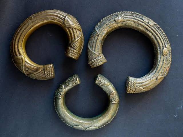 Manillas Currency are form of money, an African civilization usually made of bronze or copper, which were being in used especially in West Africa and Africa, it Originated by the Efik people of Akwa Akpa Kingdom now in Calabar, Cross River State Nigeria in the early 15th Century