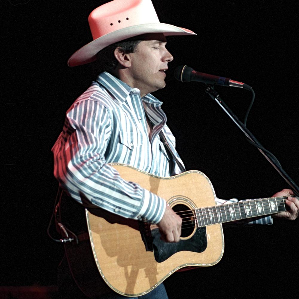 GeorgeStrait's tweet image. There's nothing better than driving down a backroad and little George Strait on the radio. Happy #NationalRadioDay!