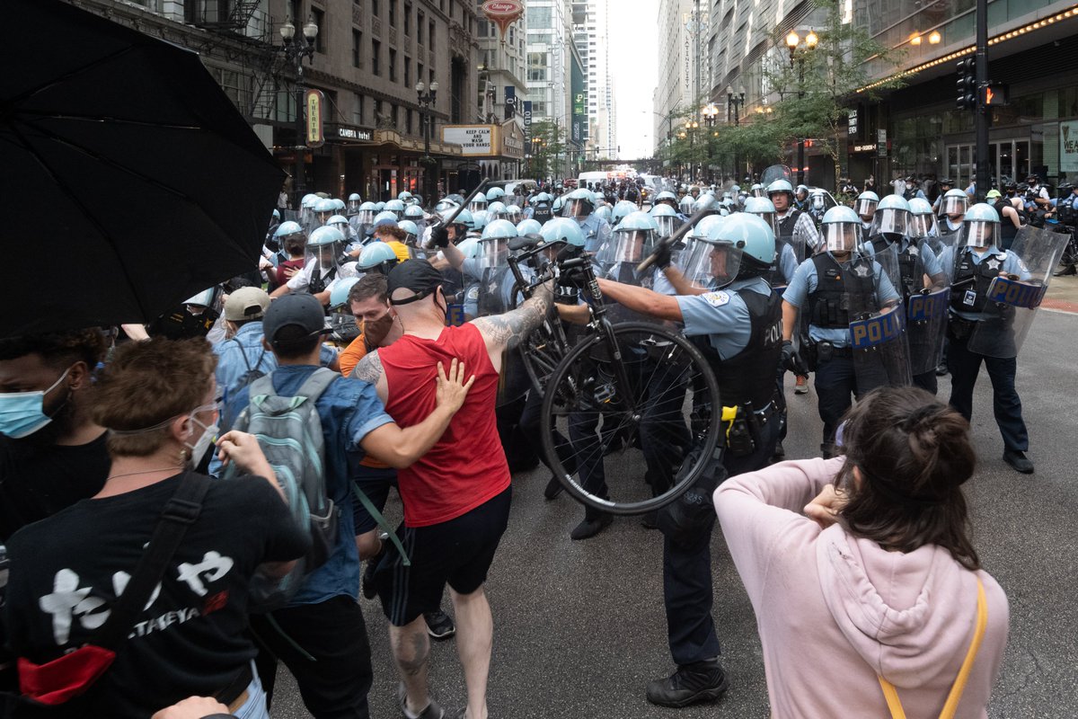 Police began grabbing bikes and spraying people again at Randolph and Dearborn. At least one medic was sprayed.