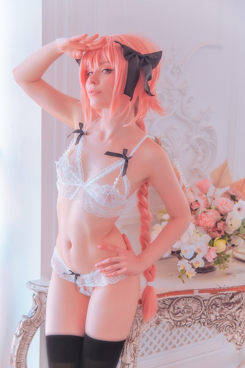 Astolfo!
This month I decided to please you with some very naughty ...