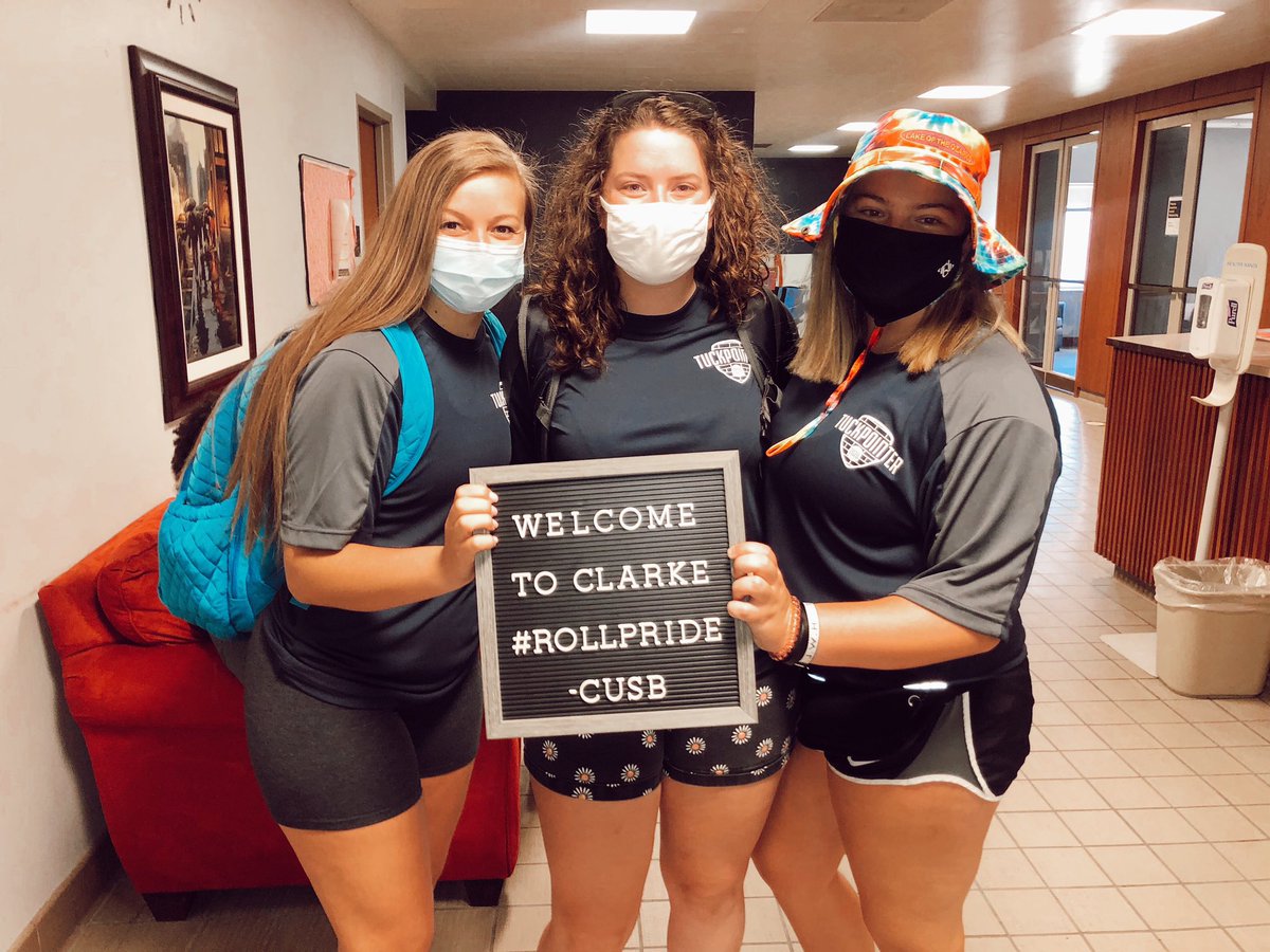 clarke_softball's tweet photo. Tuckpointers at your service 🤓
#ClarkeMoveIn https://t.co/kYYJxg4YjW