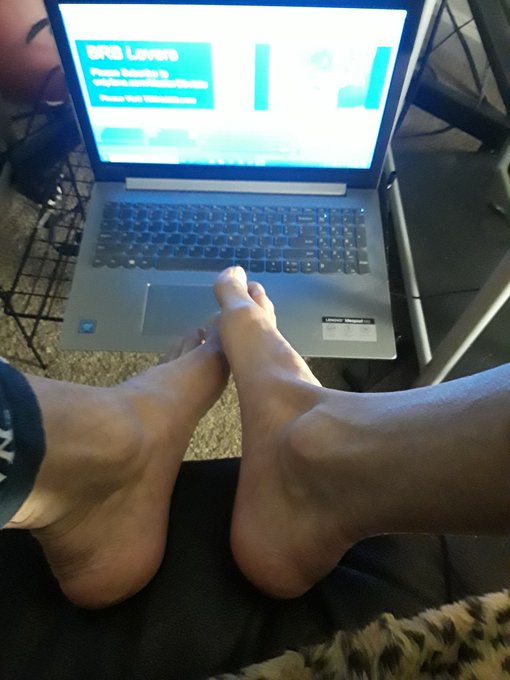 My toes..kisses anyone? https://t.co/tHmDxPmHgV<a href="/tag/mhga"class="tags"><span>#mhga</span></a>