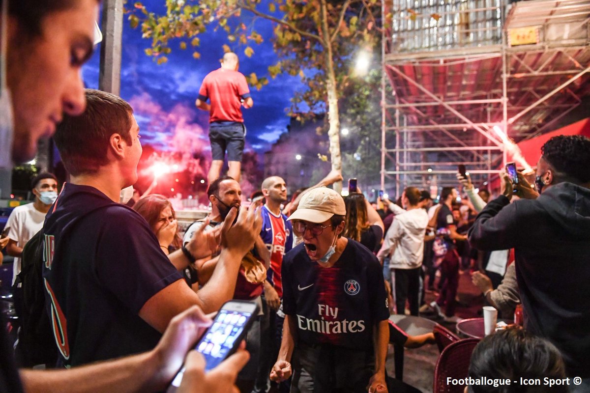 Footballogue's tweet photo. [#UCL] Le préfet de police des Bouches-du-Rhône a signé un arrêté interdisant le port du maillot du PSG ce dimanche, dans le centre-ville de Marseille. 

(Le Parisien) https://t.co/XZn12Xorc8
