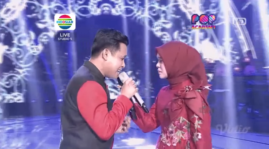 Mana yan kangen sama Filles nih? Gimana.. gimana? Suka nggak sama duet mereka ini?

#KonserHijrahCinta #HijrahCinta