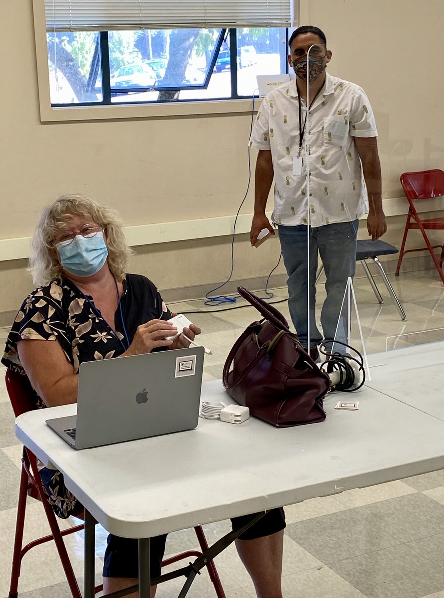 SRCSSchools's tweet photo. Our IT Services team is offering drop-in tech support for all SRCS students and staff today and tomorrow from 8:30 am - 4 pm at San Rafael High School SRHS Room T121, near the back gym off Mission Ave. https://t.co/mobEfvtzSN