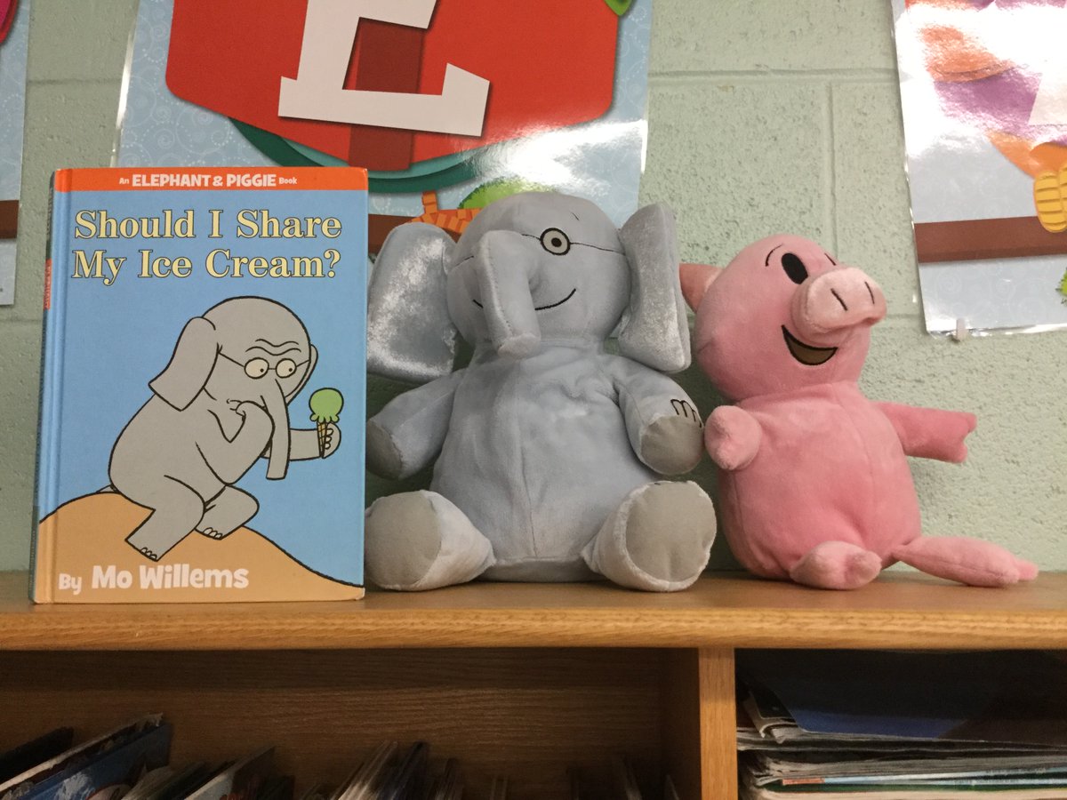 whitaker_wolves's tweet photo. Can't wait to meet my new first graders!! @HilliardWolves 😄 https://t.co/0eV0YPccb2