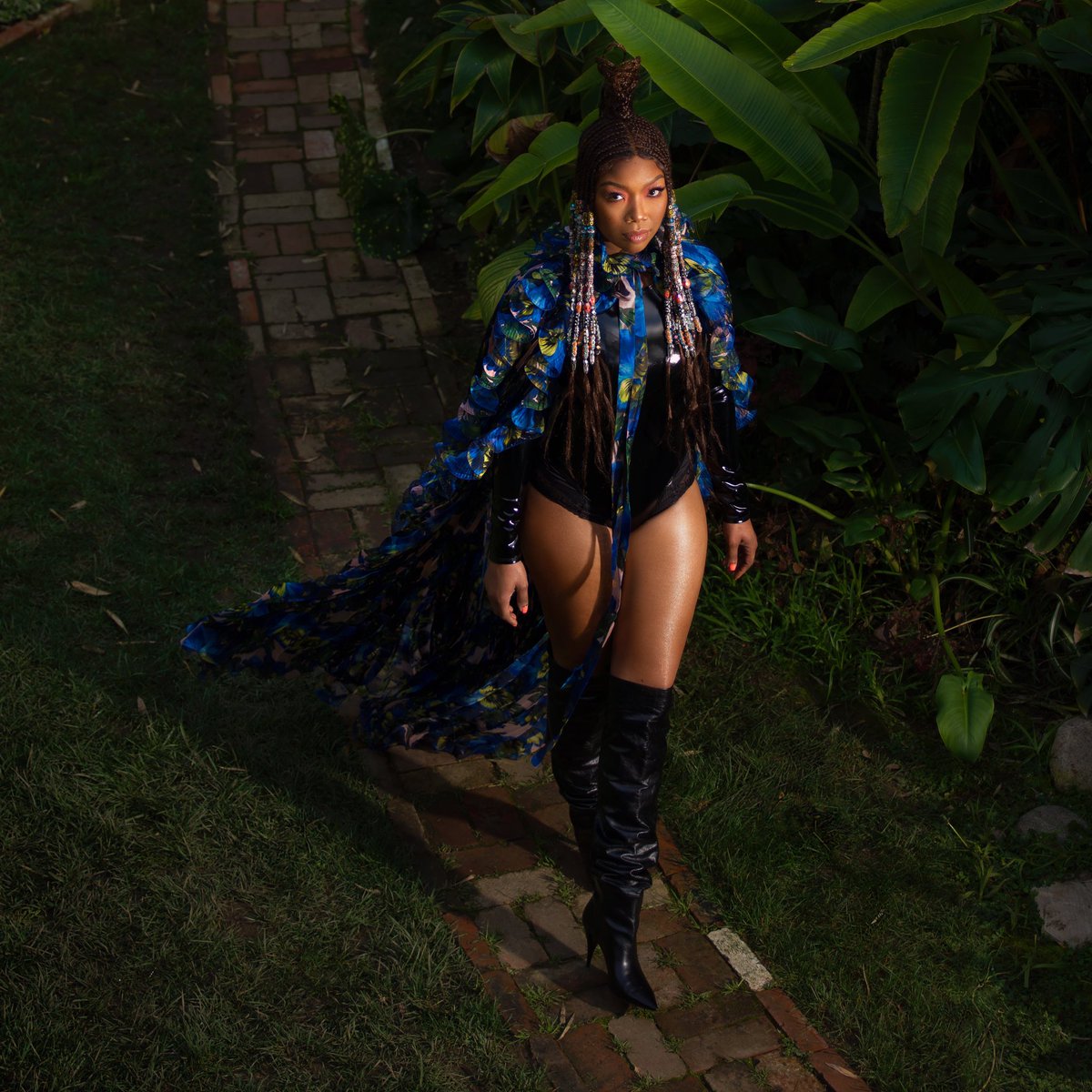 I’ll be your friend baby
take what I can baby
back then I couldn’t take no chances
karma is a b***h baby
#borderline #b7