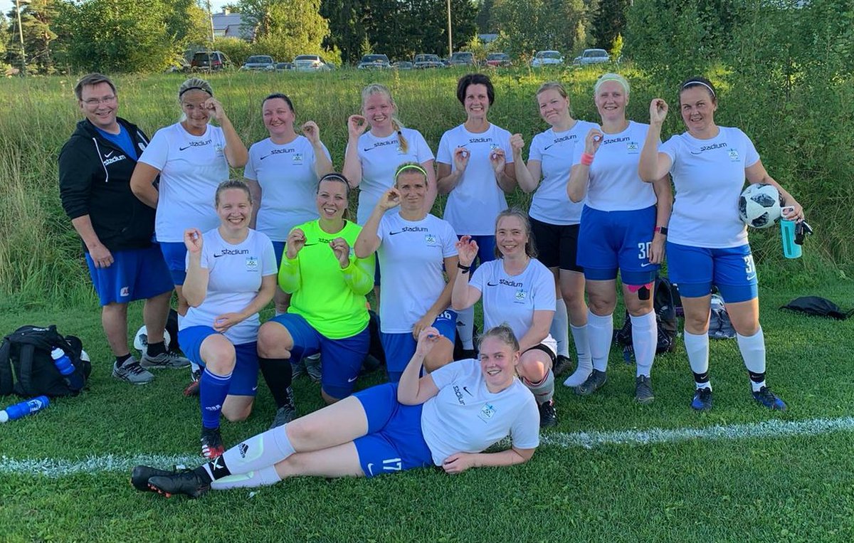 FcfjH's tweet photo. 2/2 Hyviä paikkoja oli molemmilla mutta meidän maalisaldo pysyi nollana vastustajan onnistuessa paikoista 6 kertaa. Jäkimmäisessä erässä muutettiin vähän ryhmitystä, ja varsinkin puolustuksen ja maalivahdin työskentely oli varsin mallikasta #FCFJ https://t.co/0AqyhKrOG5