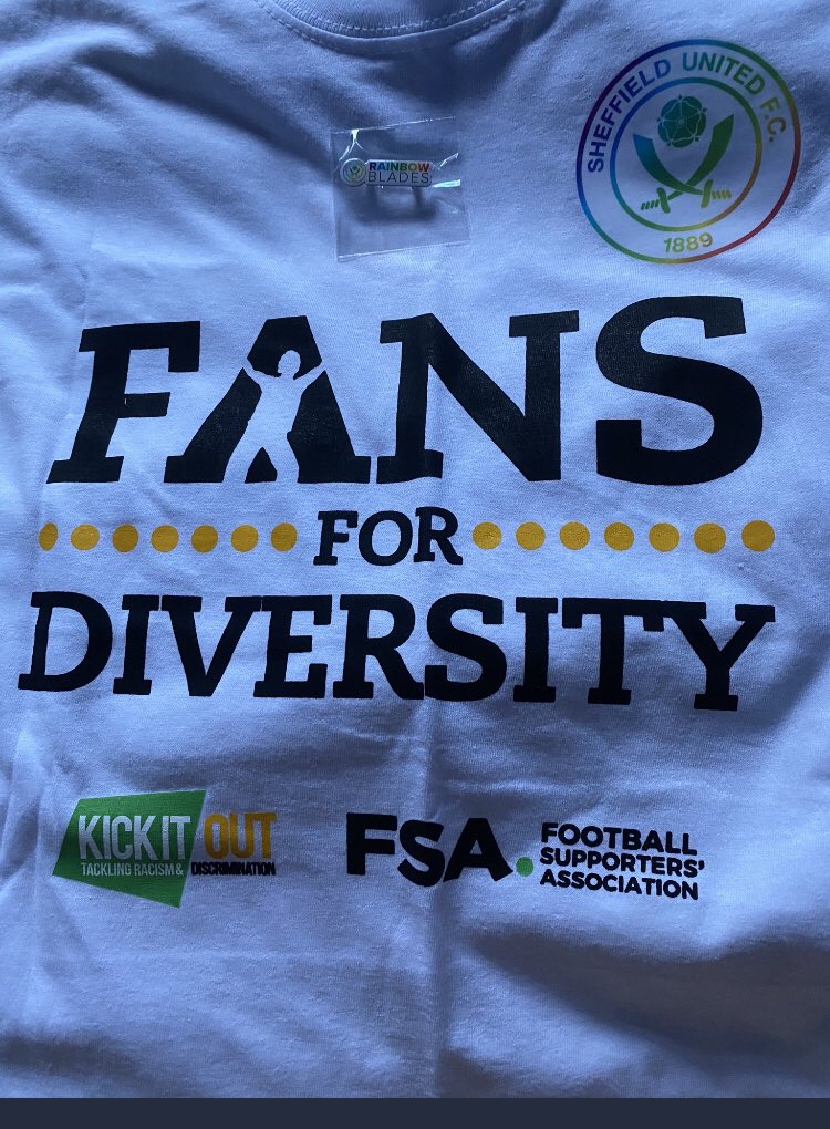 _stringfellow's tweet photo. Recent my @rainbow_blades welcome pack today and the t-shirt and pin badge are great! Thanks 😊 ⚔️🏳️‍🌈 https://t.co/iU1Zivclbm