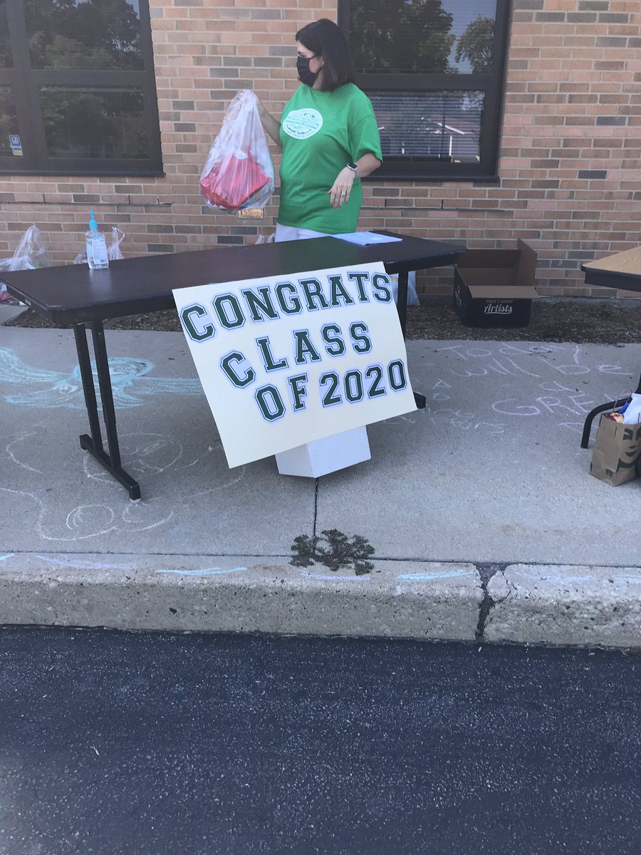 RobBohanek's tweet photo. A little late, but we’re celebrating last year’s 5th graders from @BethSoreng and @MissSantelli5th graders with a drive through celebration @D59Ridge Good Luck class of 2020! #D59Learns https://t.co/VU34ET3RLo